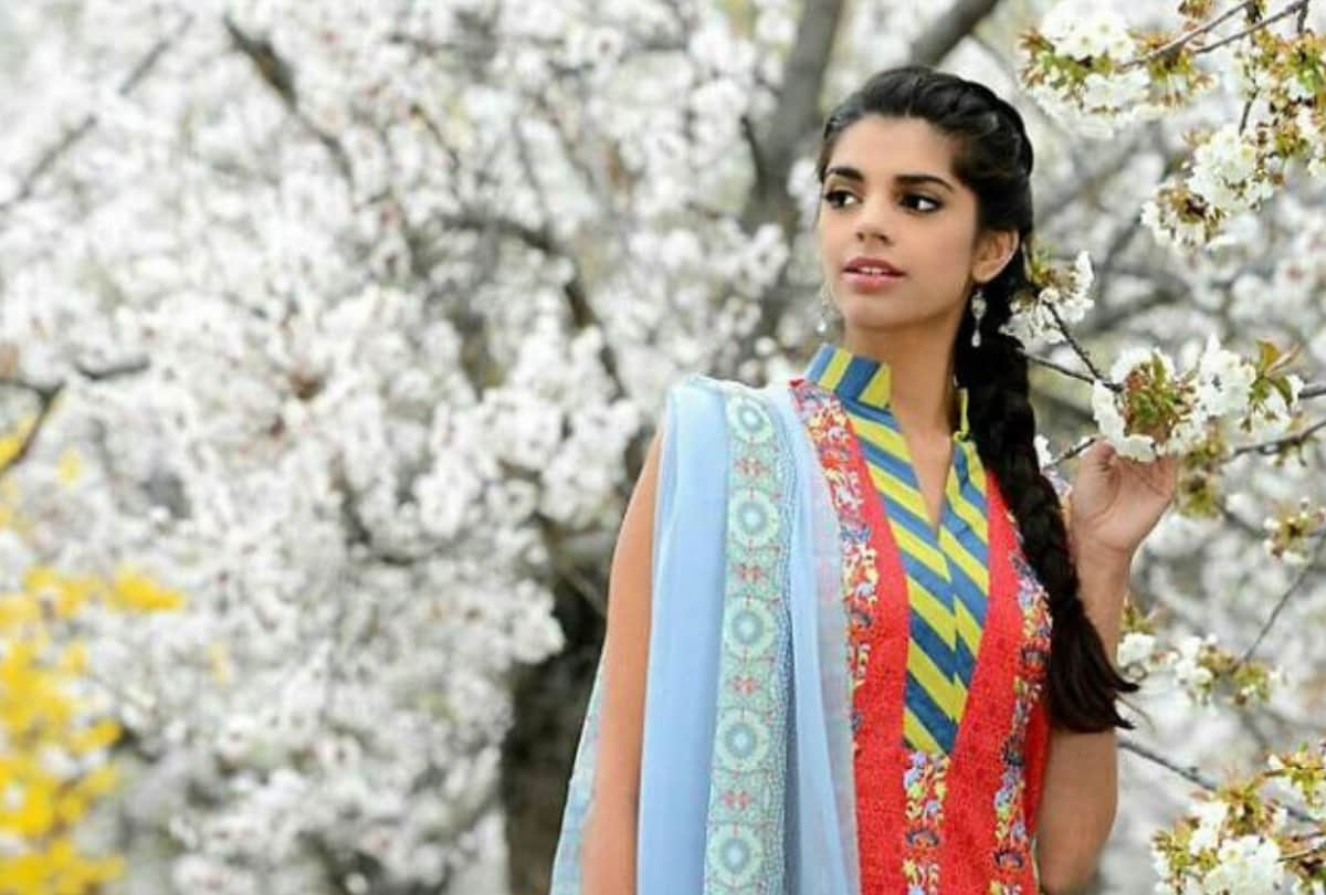 pakistani actress Armeena Khan slams priyanka chopra for supporting iaf air strike in pakistan