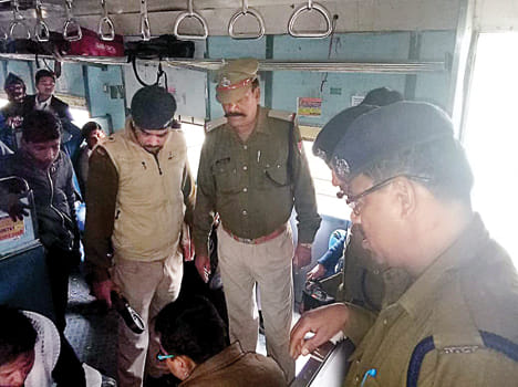Kanpur-Lucknow railroad on high alert