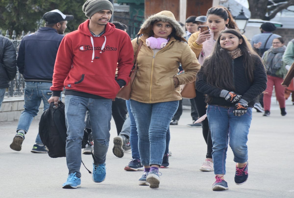 intense cold wave in himachal after heavy snowfall, temprature dropped below zero
