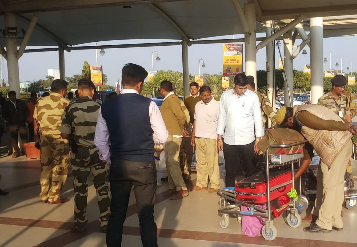 Two lawaris bags found in varanasi airport