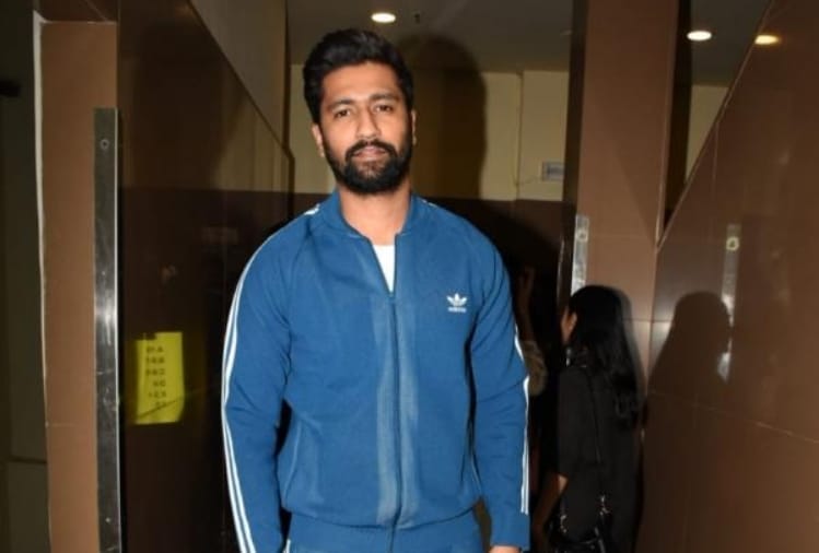vicky kaushal sara ali khan ananya pandey attend sonchiriya screening