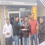 Laddu distributed on the return of abhinandan in una Himachal