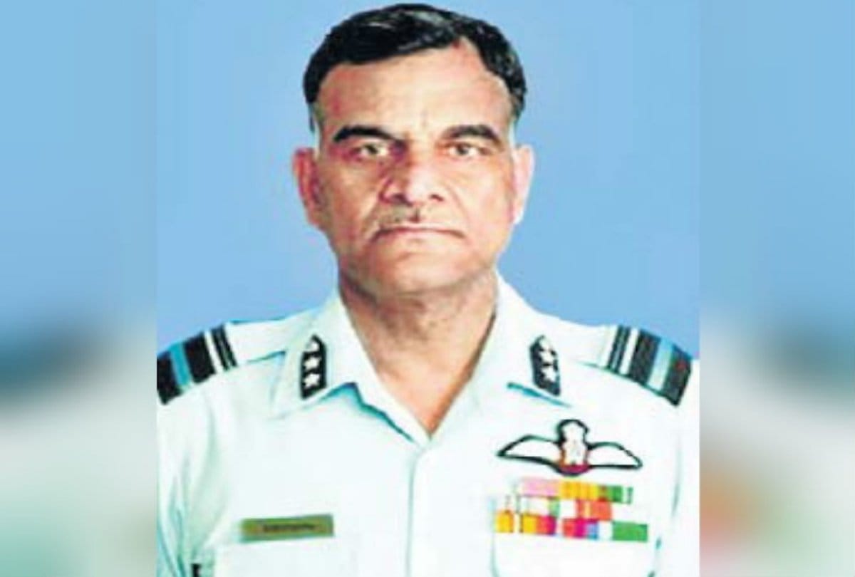 welcome back abhinandan wife father grandfather pilot and family photo