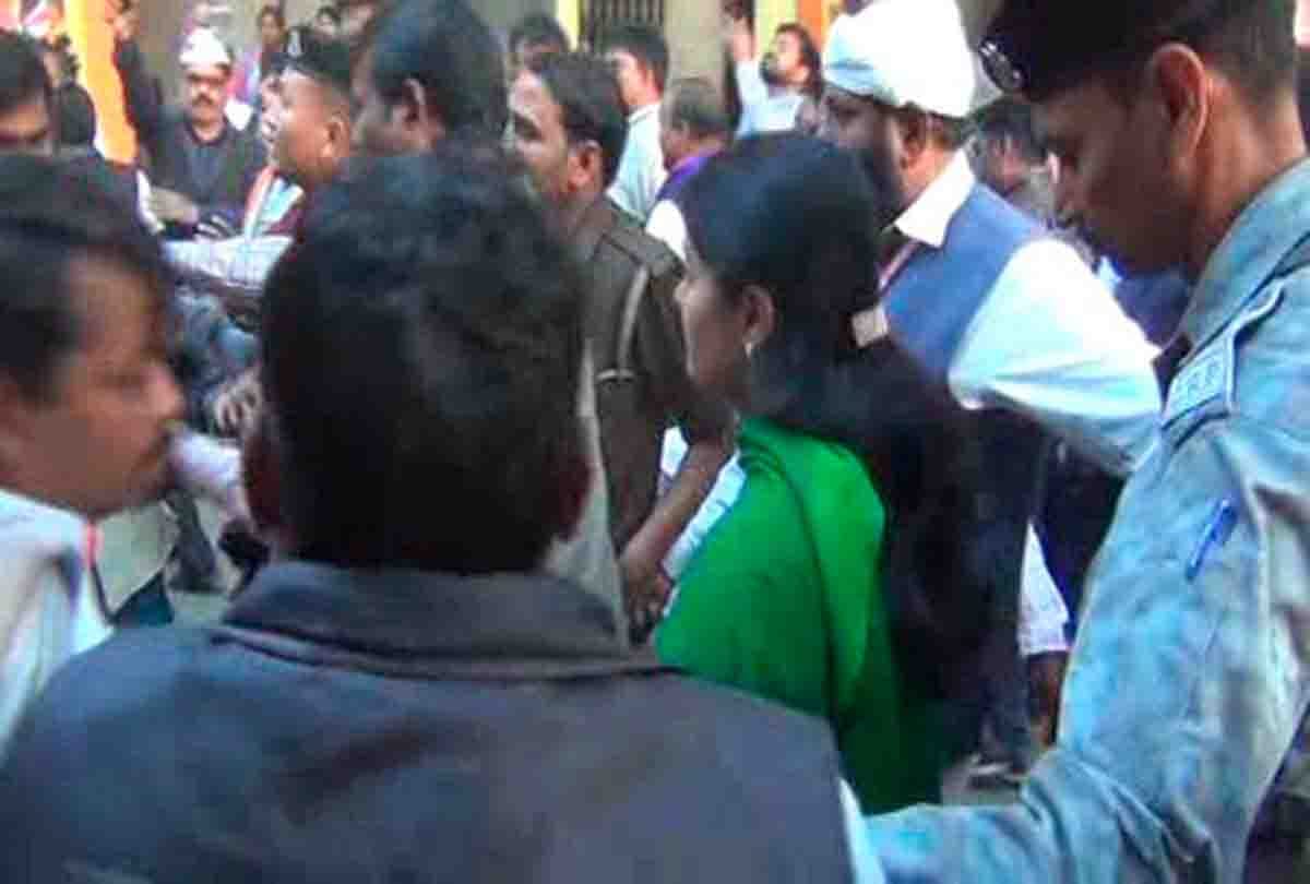 Minister's anupriya patel tirade against the minister, fierce ruckus