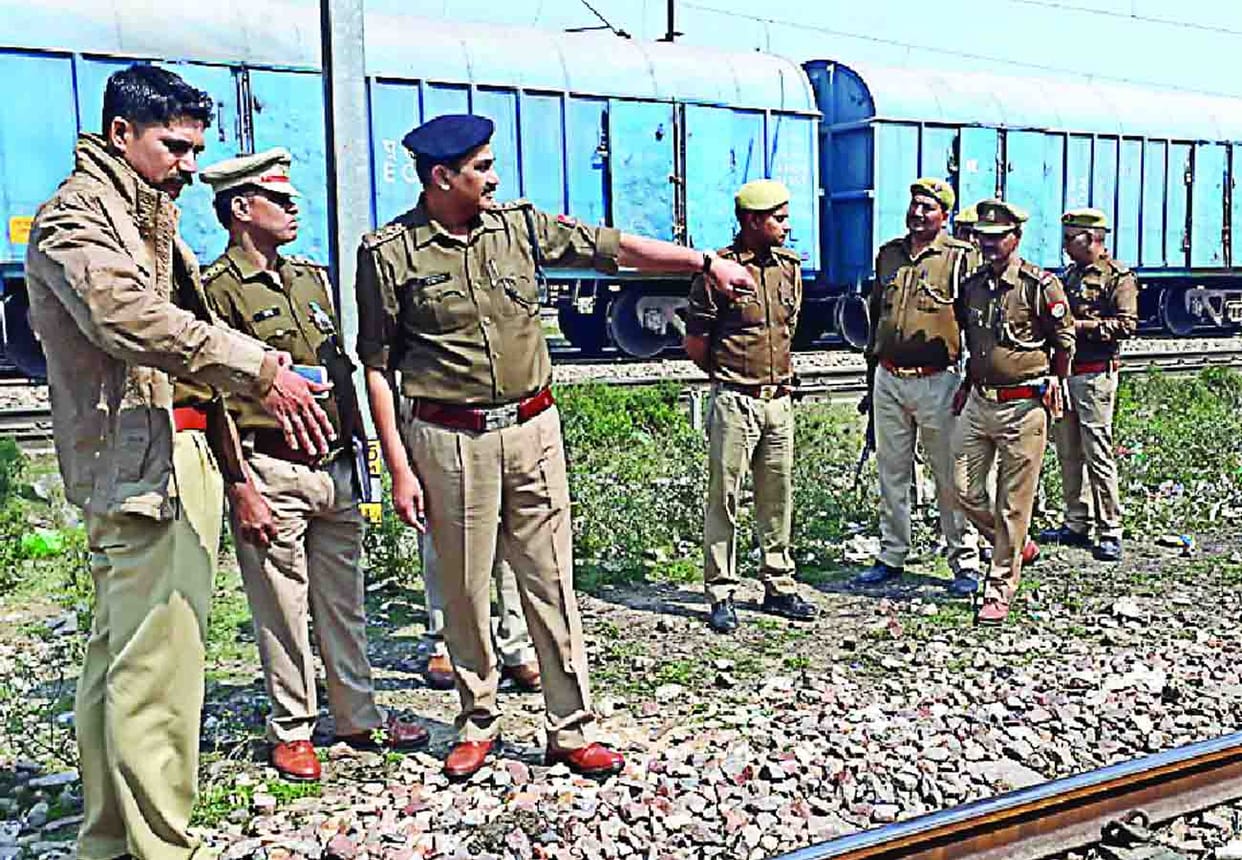 Railway SP approached to investigate awadh express loot