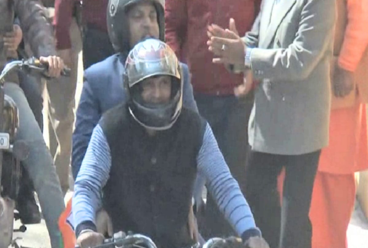 Jairam Thakur reached medical college on bike in nahan himachal
