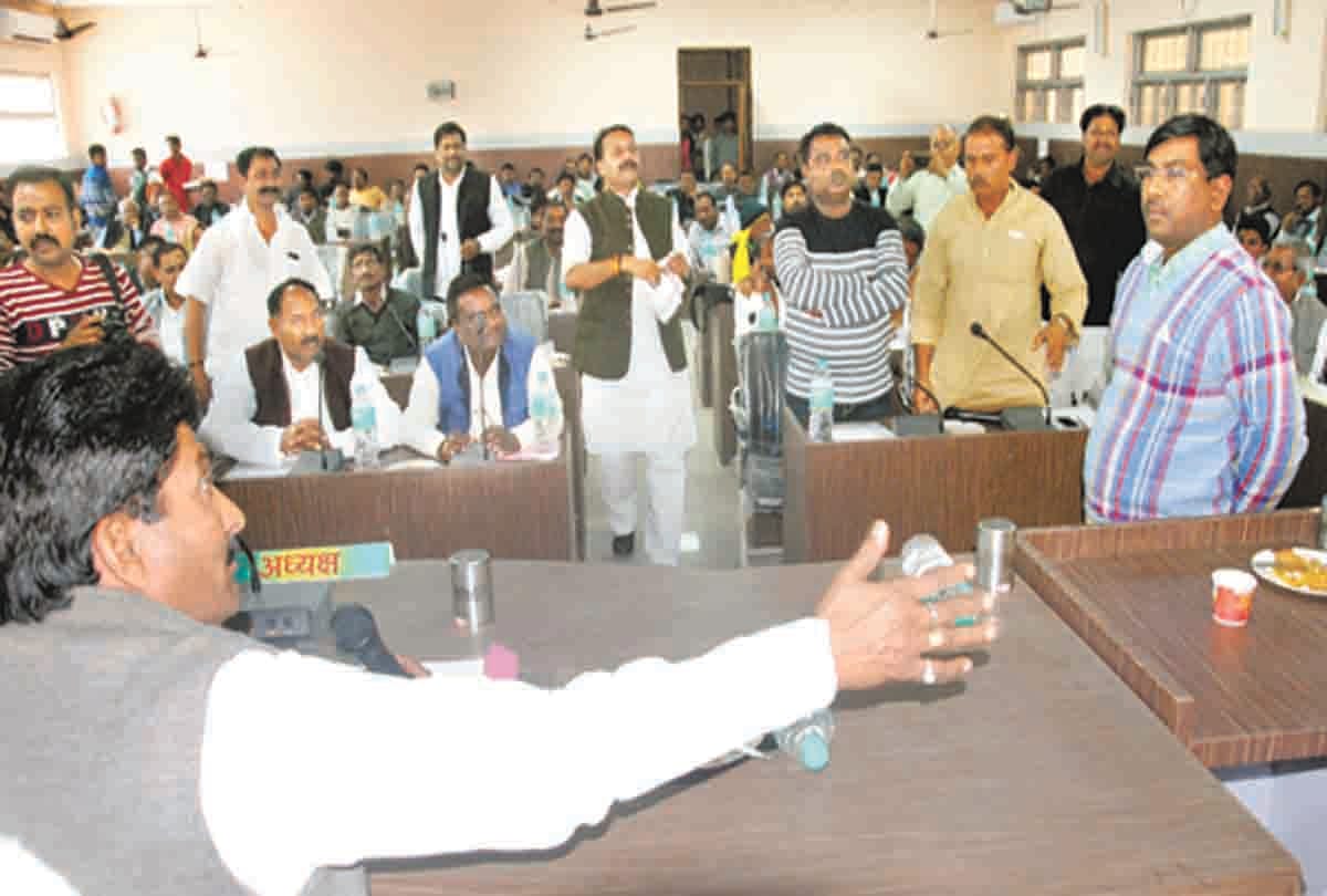 Racketing patching of roads, XEN could not provide list of patching roads