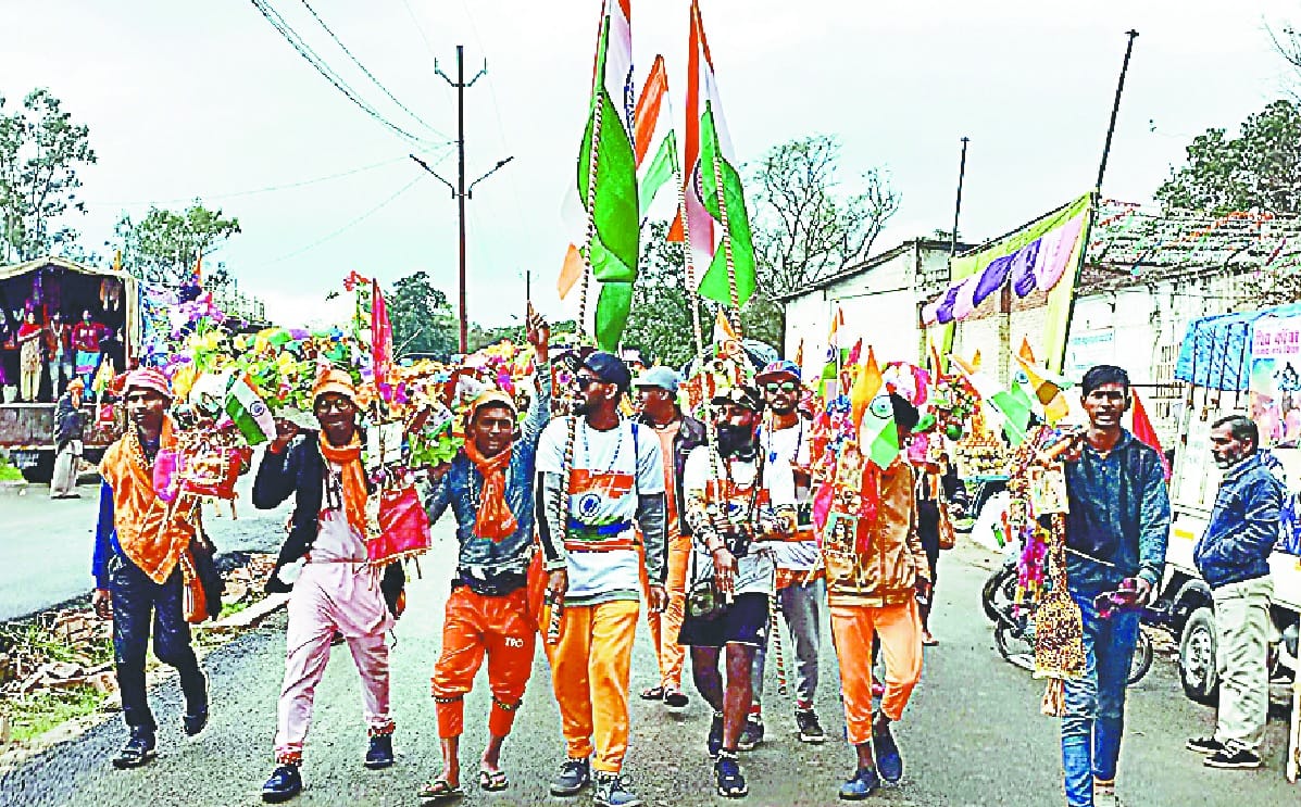 Repeated Har-Har Mahadev shouts