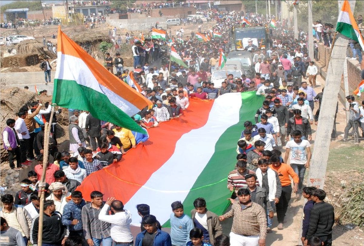 funeral of pankaj nauhwar in mathura who died in chopper crash