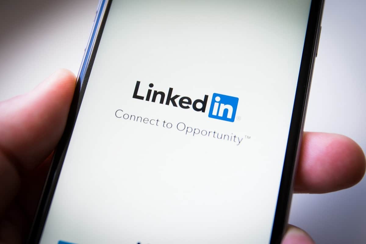beware: Woman loses Rs 3.7 lakh on LinkedIn