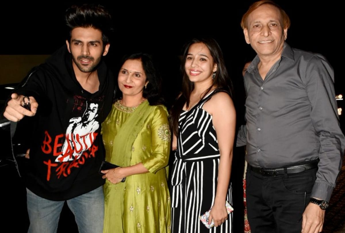 sara ali khan ananya panday again spot luka chuppi special screening
