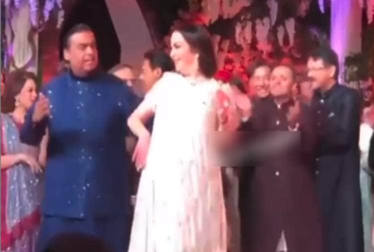 akash ambani pre wedding celebration mukesh ambani dance with nita in antakshari