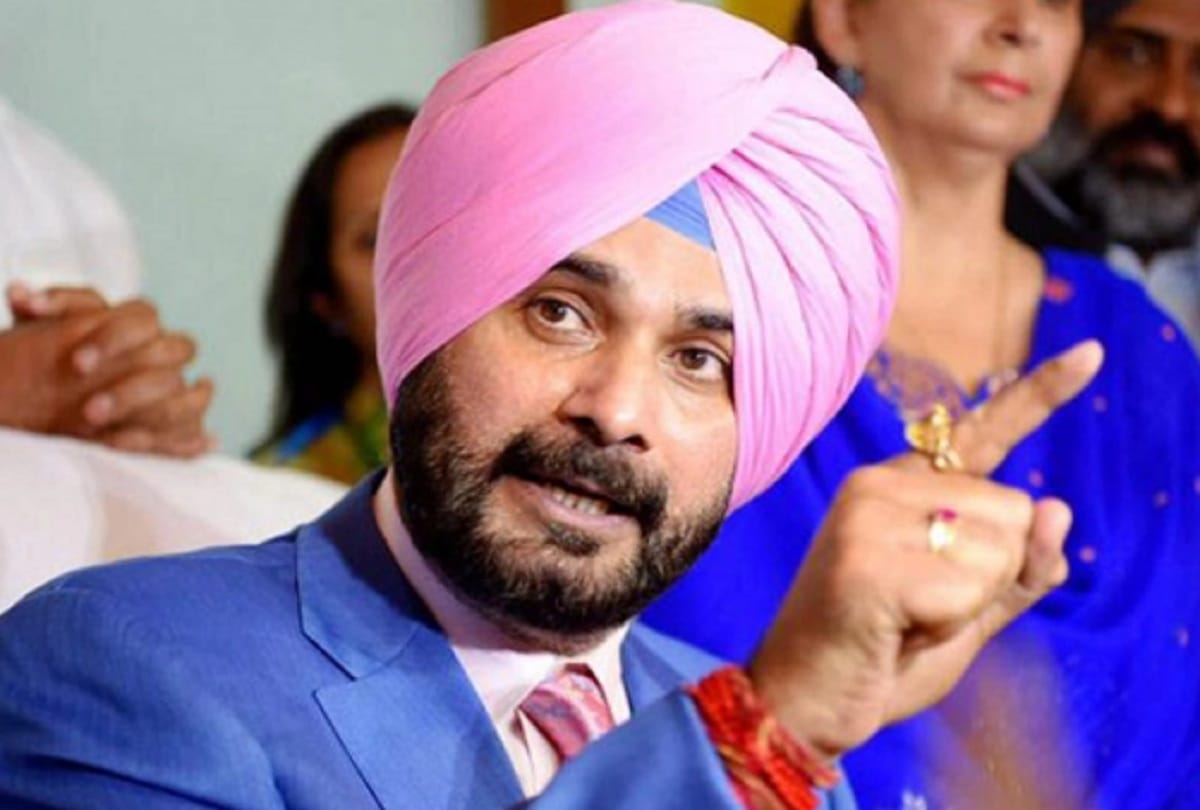 Bikram Singh Majithia and Navjot Singh Sidhu are putting their full strength in Amritsar East seat