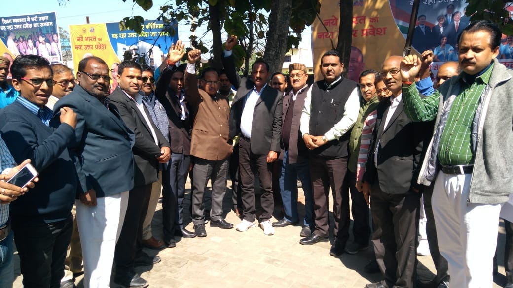 पूरे दिन न्यायिक कार्य से विरत रहे अधिवक्ता