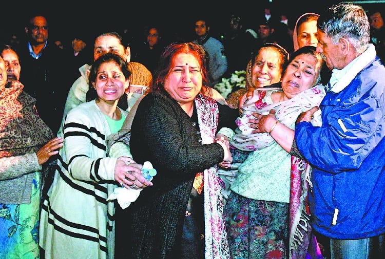 mi 17 helicopter crash, indian airforce squadron leader siddharth vashisht family photos