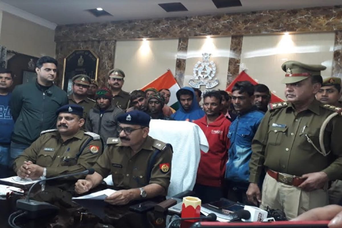 Meerut police has uncovered a gang and, eight accused arrested