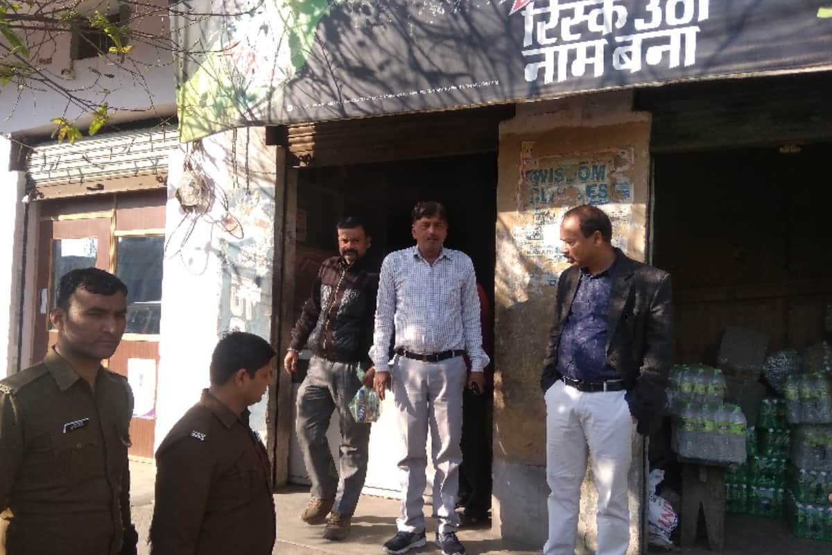 Meerut police recovered mixed liquor that was being Prepared for elections 2019