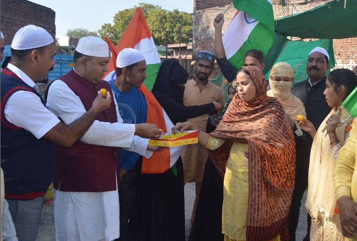 agra people celebration IAF Wing Commander Abhinandan Returns to india