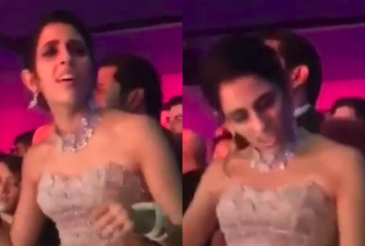 akash ambani and shloka mehta wedding family Celebrates Maha Shivratri With Grand Puja At Antilia