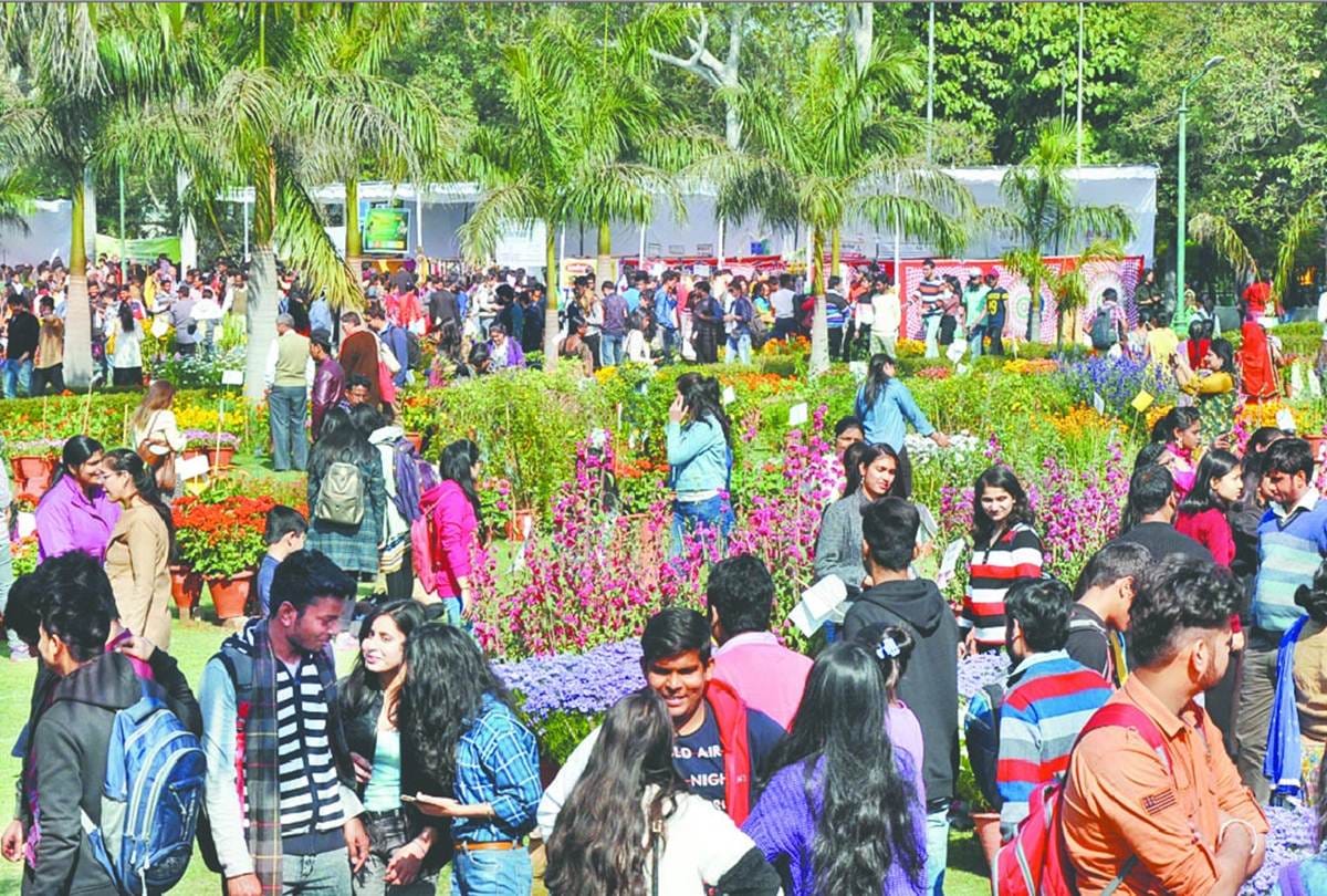 Delhi university student death strike against 39 storey building construction, one ill all update