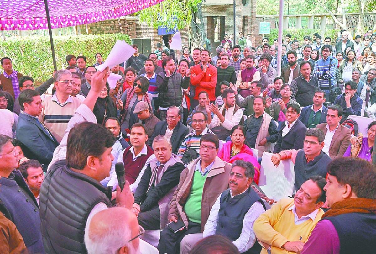 Teachers strike continue in Delhi University