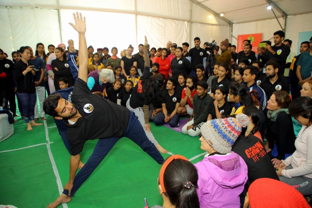 international yoga festival 2019 awesome photos of yogasana