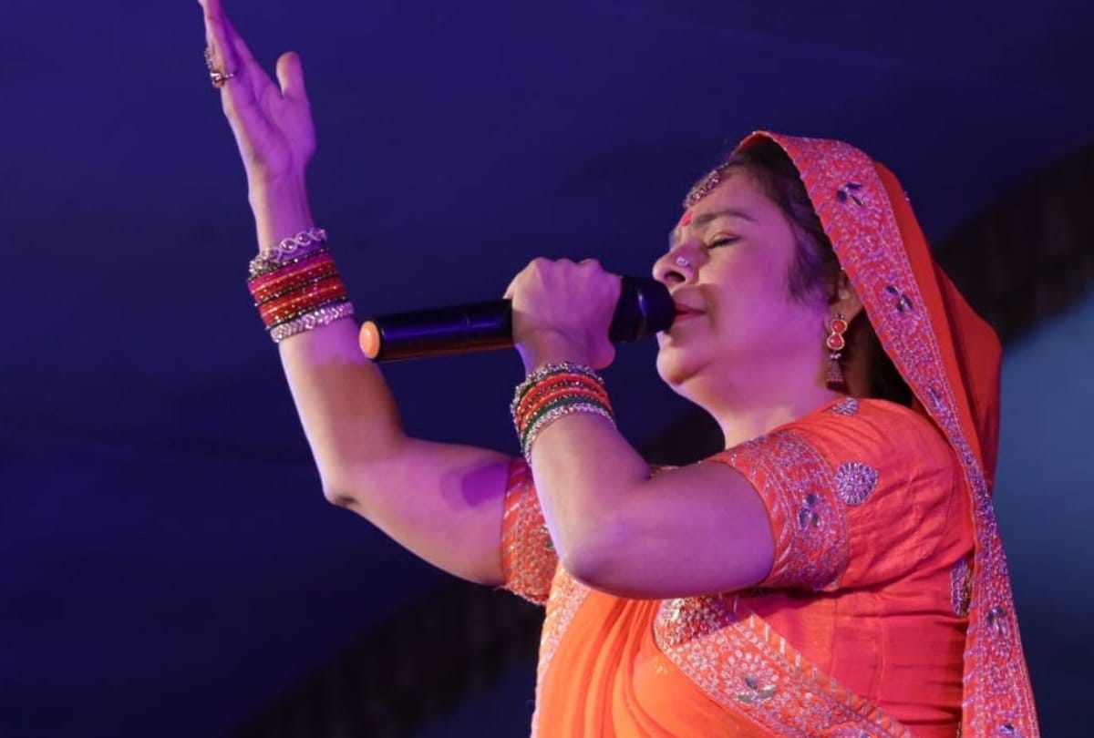 kumbh 2019: Malini Awasthi performs folk songs in kumbh mela prayagraj