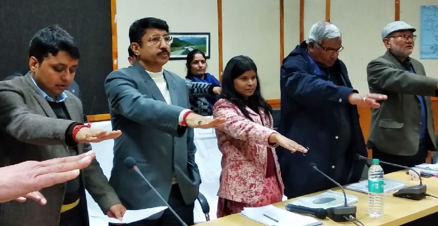 Aware voter needed for healthy democracy: Routela