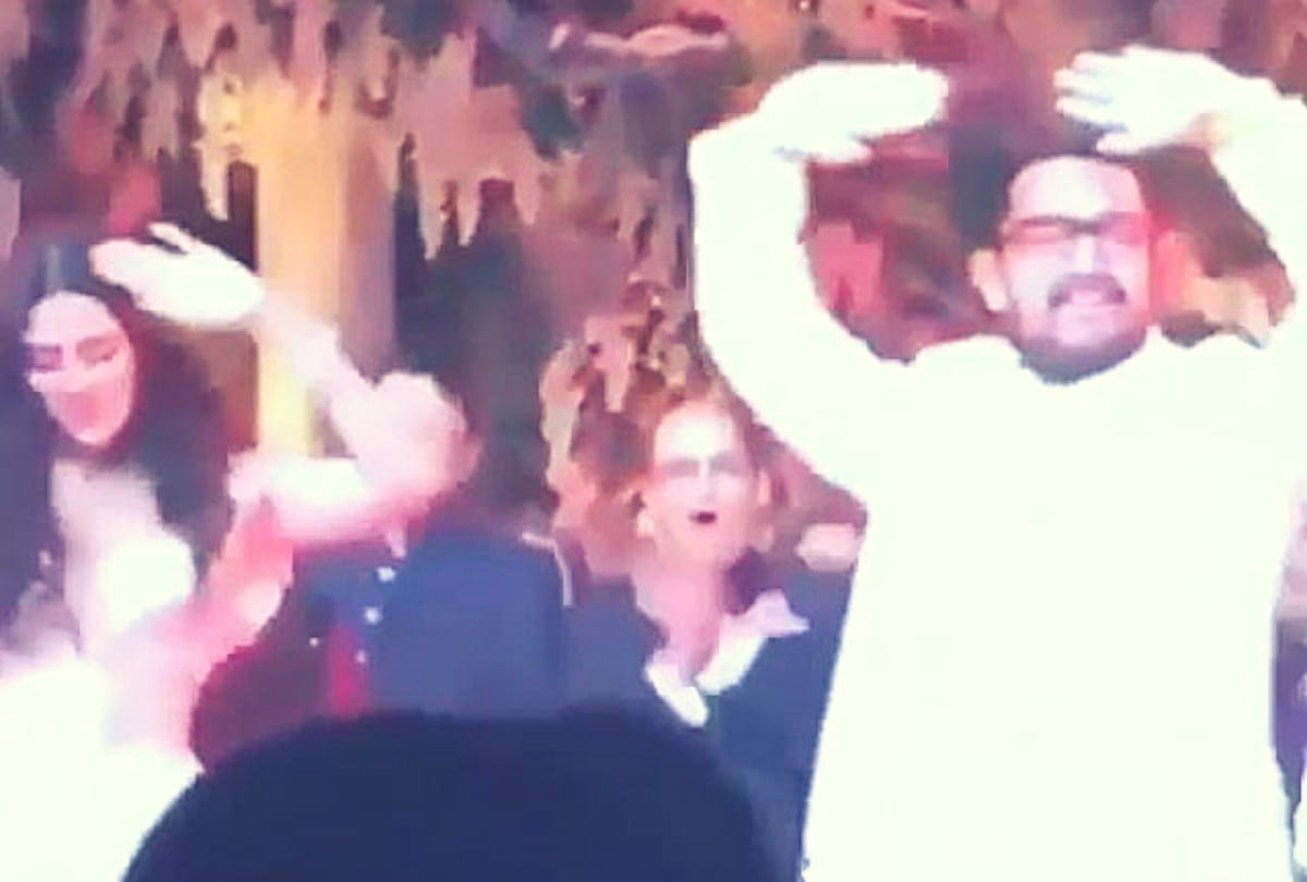 Akash Ambani Shloka Mehta Pre Wedding celebration mukesh ambani sharukh kahn amir khan dance