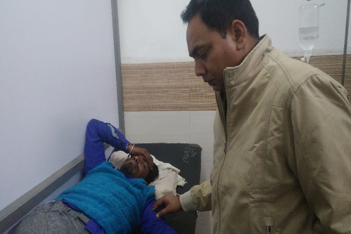 muzaffarnagar, Six shiv bhakt injured in car accident in National Highway