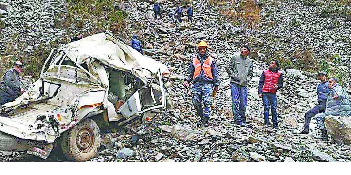 11 dead in Jeep crash