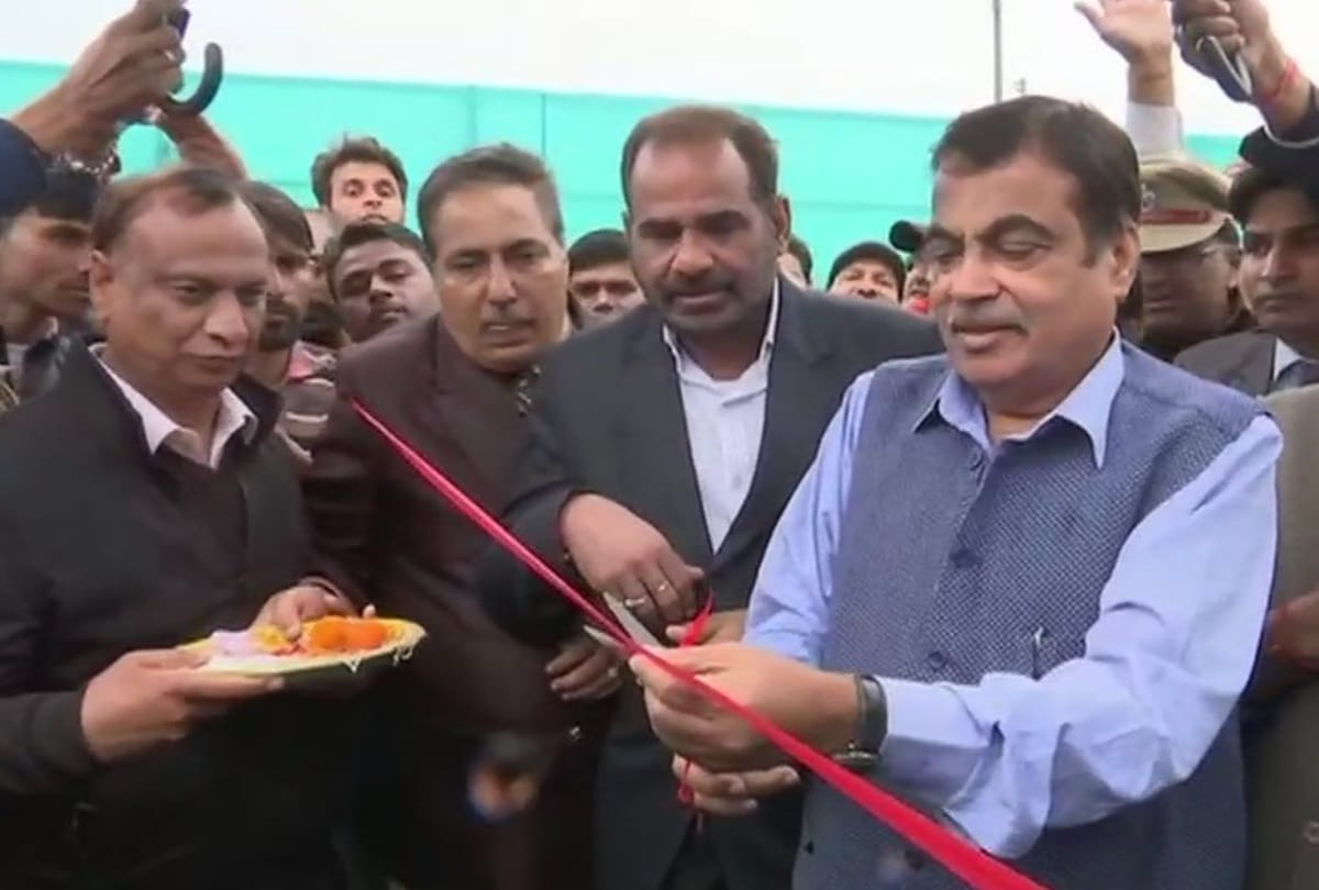 nitin gadkari inaugurates flyover at dhaula kuan junction in delhi traffic problem to sort