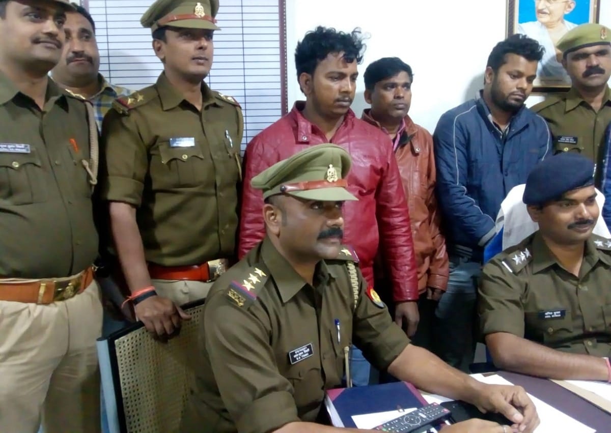 Three drugs smugglers caught in varanasi