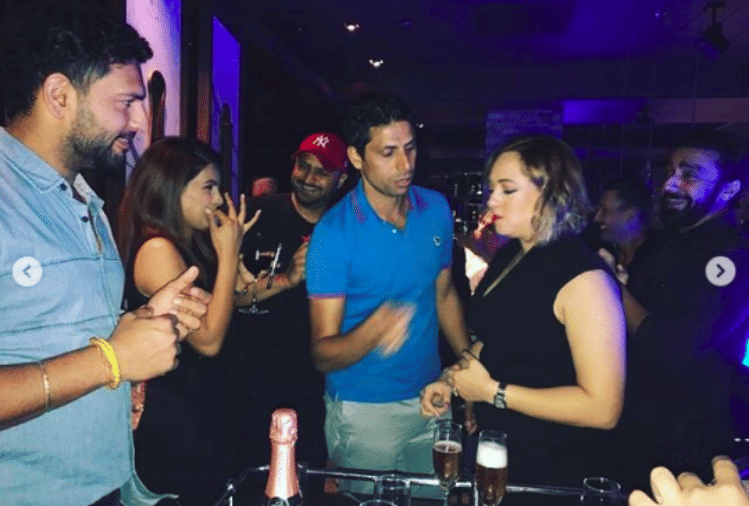 yuvraj singh wife and actress hazel keech birthday celebration