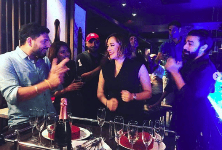 yuvraj singh wife and actress hazel keech birthday celebration