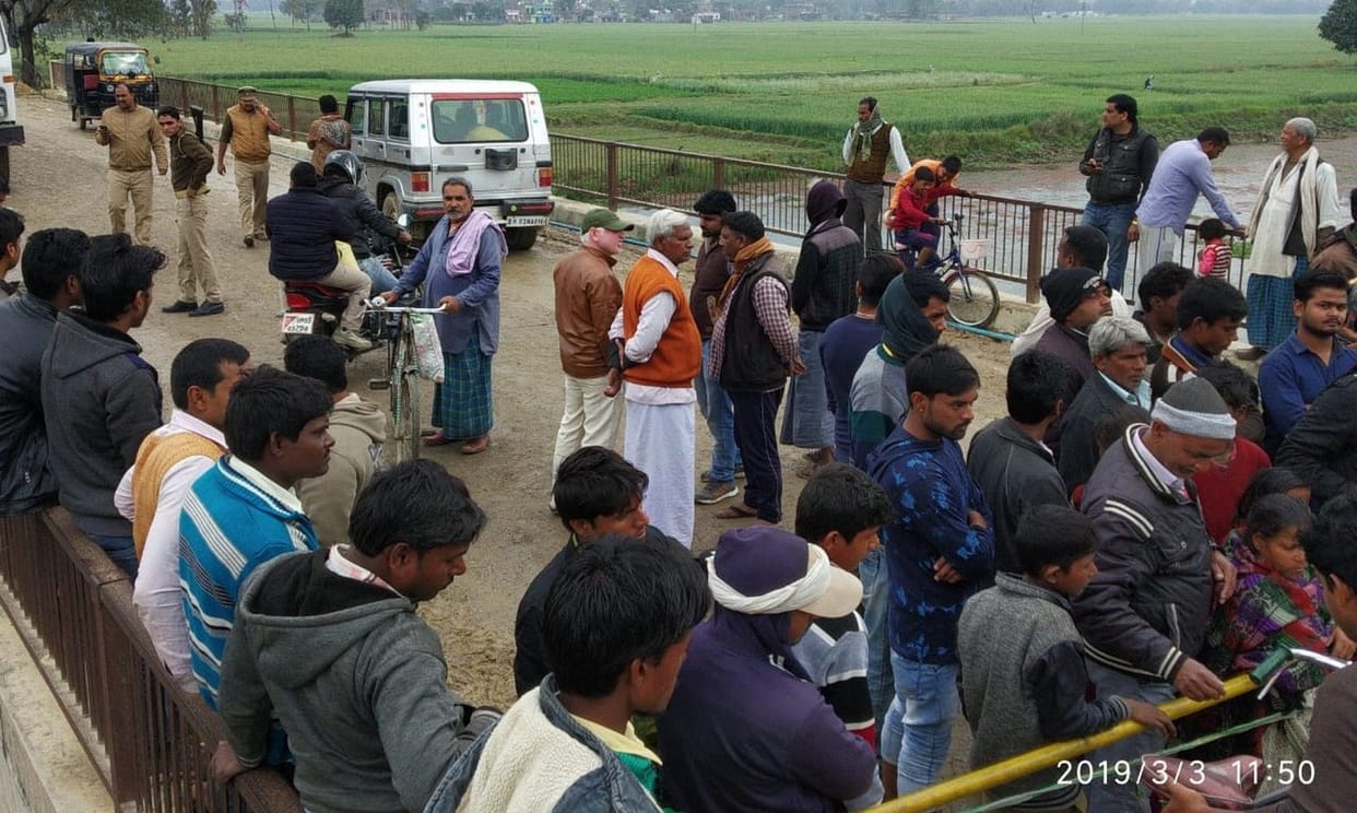 मुआवजे लिए खुनुवां बाईपास मार्ग पर चक्का जाम
