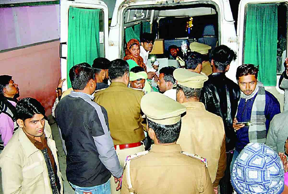 five people died in road accident in fatehpur
