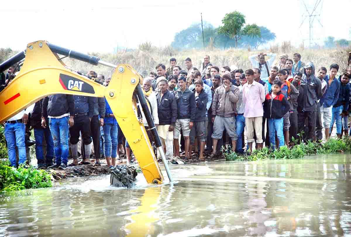 man fall in river from bridge