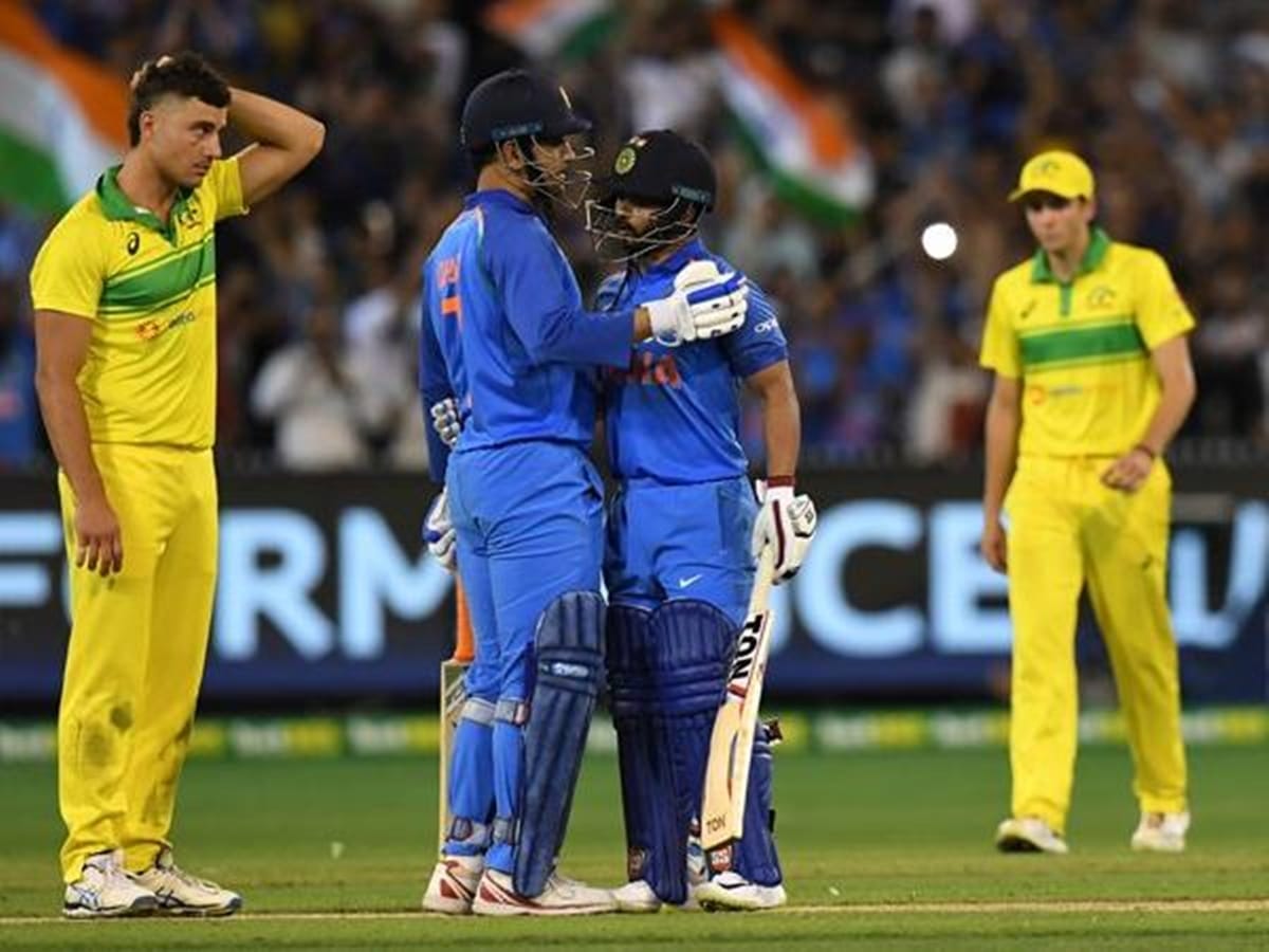 ms dhoni breaks two big records, to hit Most sixes for India in ODIs