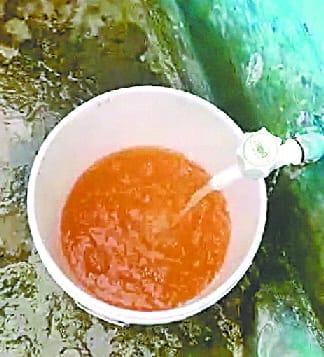 Dirty water coming from the tapes in the Mars halt area