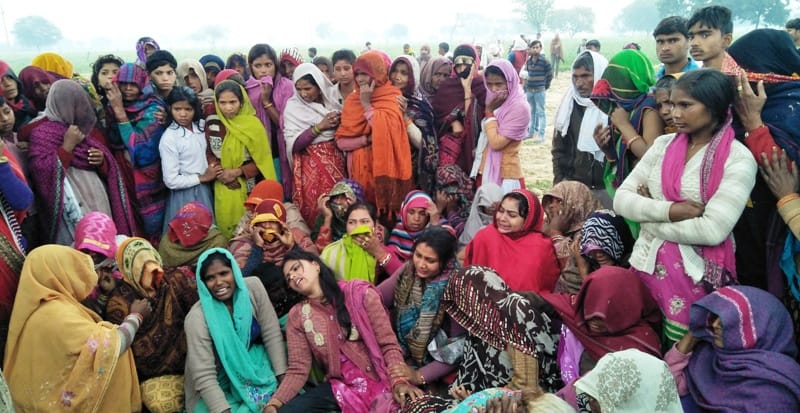 शिकाोहाबाद में खेत पर सो रहे किसान की गला रेत कर हत्या