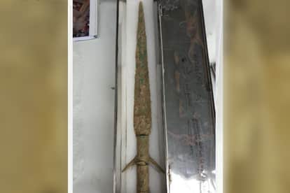 Baghpat News: Actor Manoj Vajpayee has presented the full story of Sinauli's history