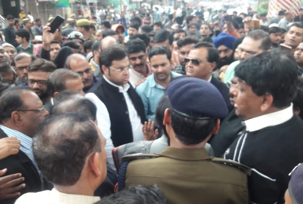 five lakh compensation for family's who died in robbery.