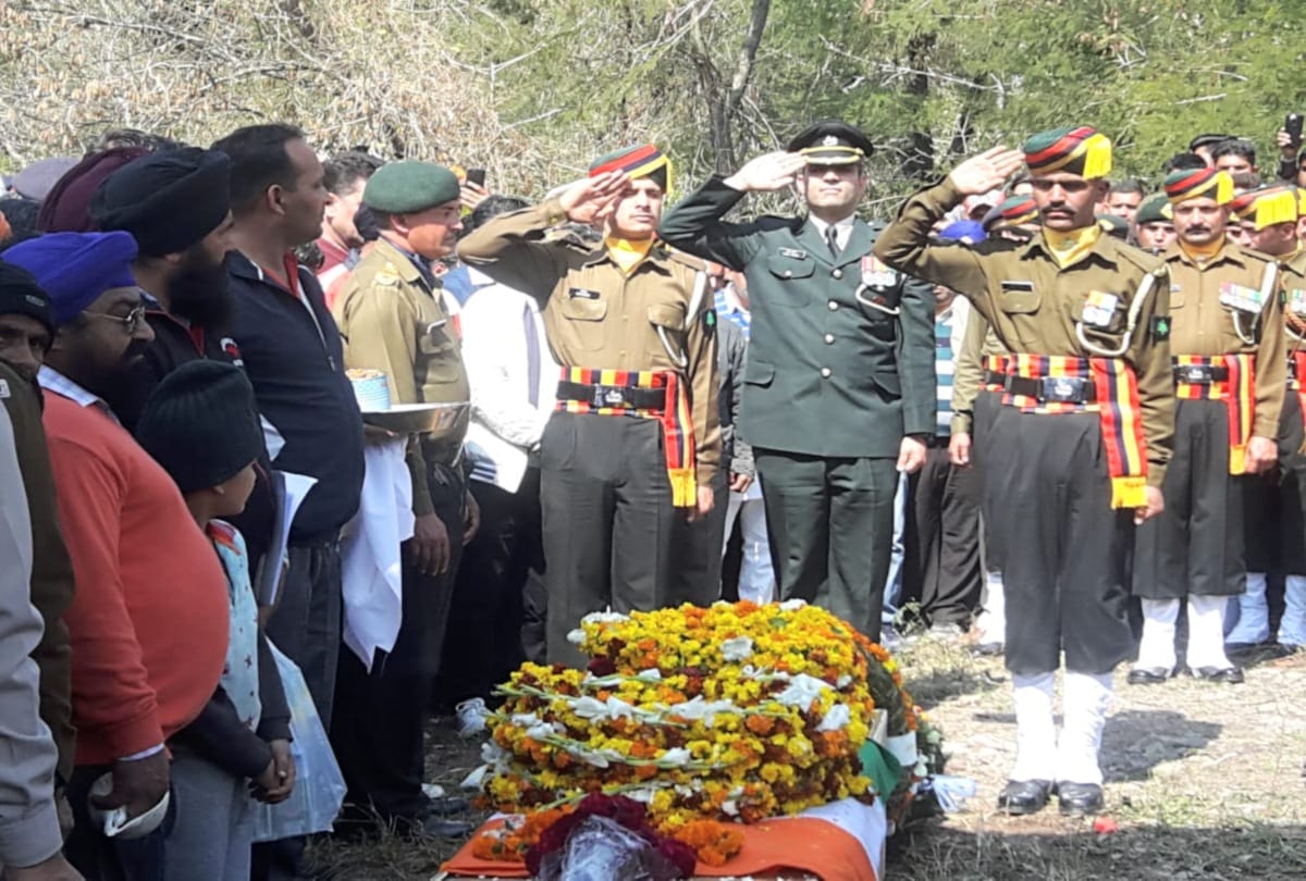 himachal nalagarh martyr rajesh rishi wife pinki in deep shock