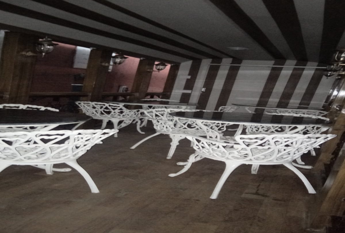 The 'restaurant coach' of the railway equipped with state of the art facilities reached Shimla