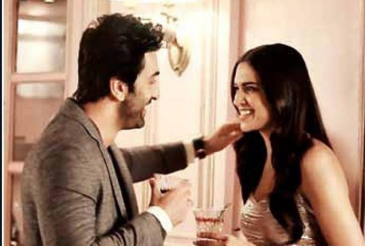 Ranbir Kapoor and Deepika Padukone take coffee in photos from their new ad