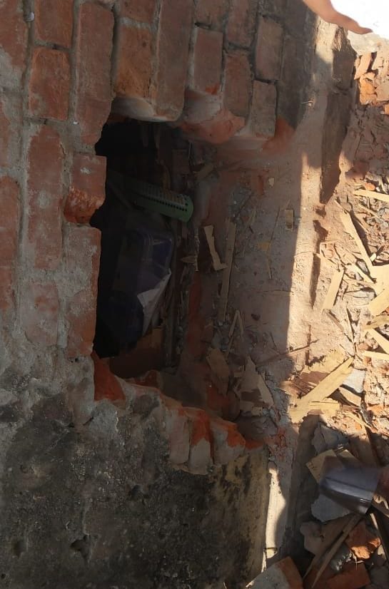 नकब लगाकर ज्वेलरी की दुकान में चोरी