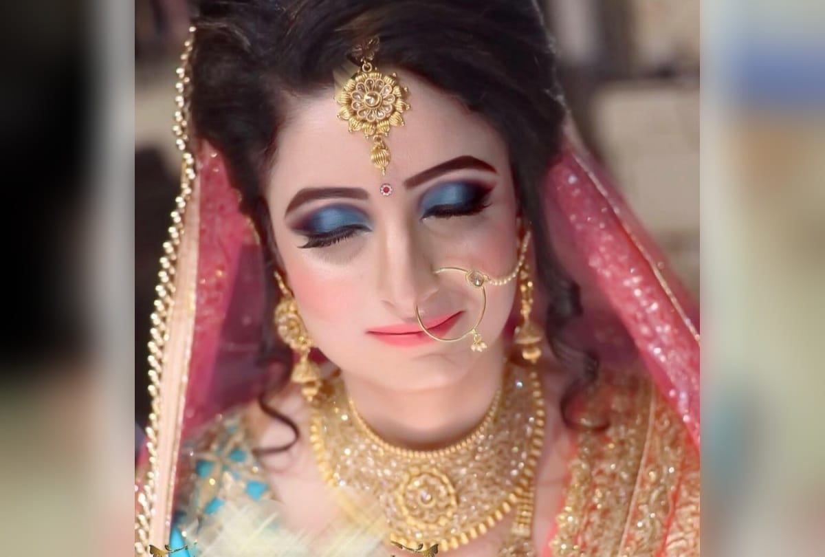 Aastha munjal chatted with her father on mobile phone before death