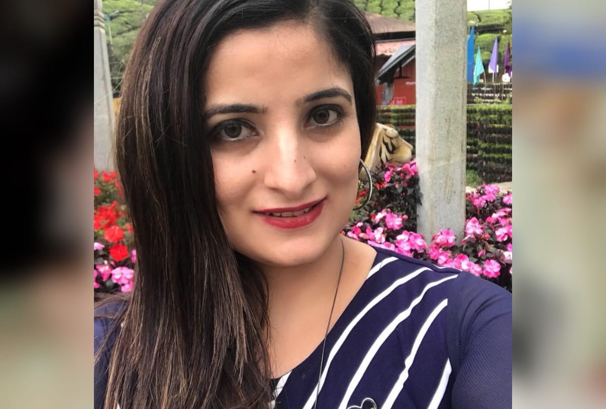 Aastha munjal chatted with her father on mobile phone before death