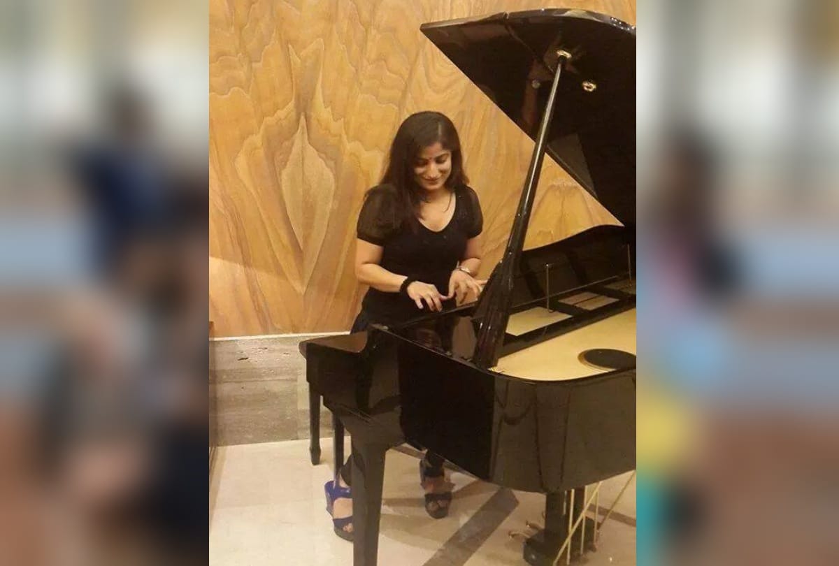 Aastha munjal chatted with her father on mobile phone before death